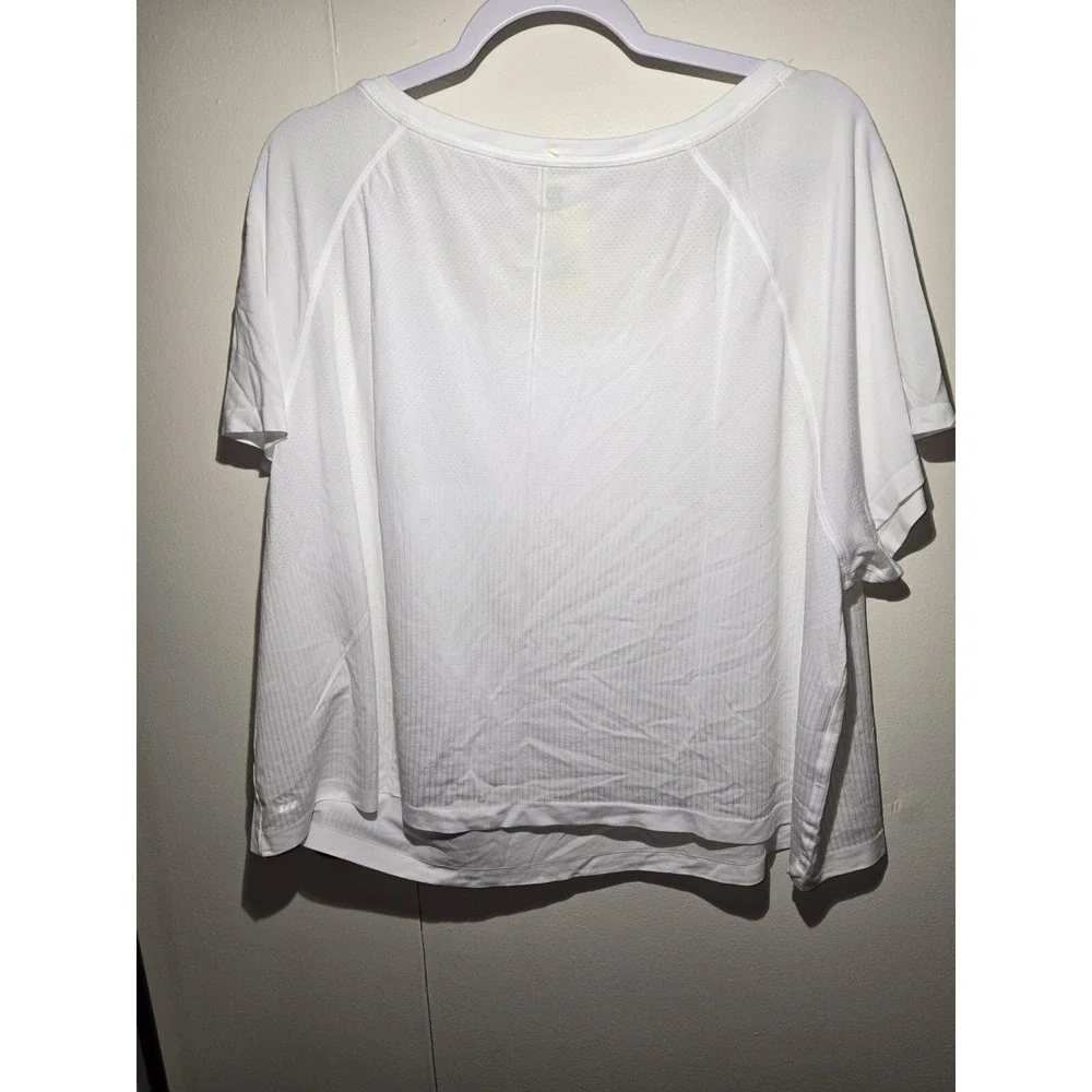 All in Motion Womens 2X White Nylon Mesh Cropped Boxy Fit Athletic Tee F00311127 - Picture 2 of 4